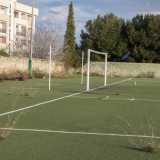 ...anche se in alcuni punti � stato squarciato dalle sterpaglie